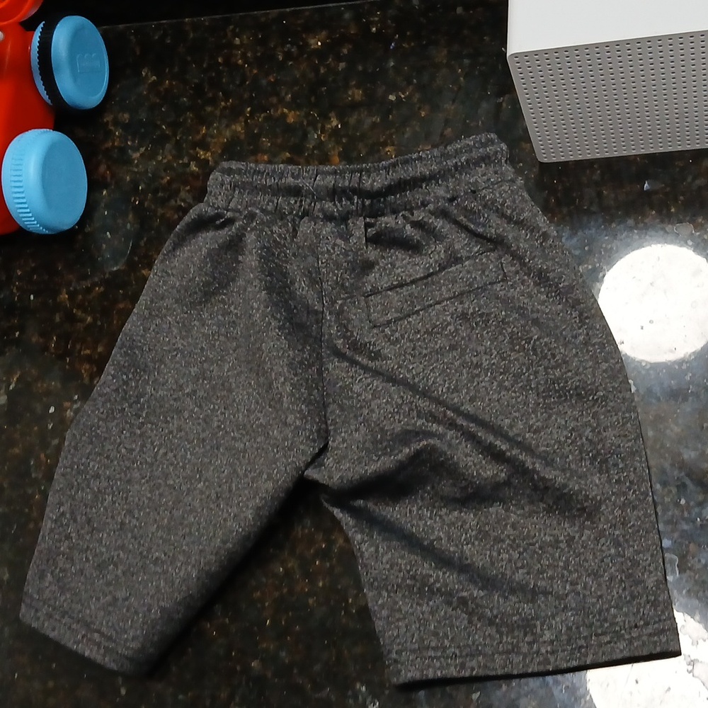 Shorts - Picture 3 of 3